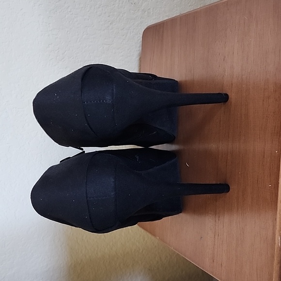 Black suede platform heels - Picture 3 of 4